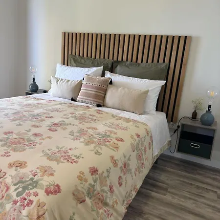 Apartment Over Sea 1 *