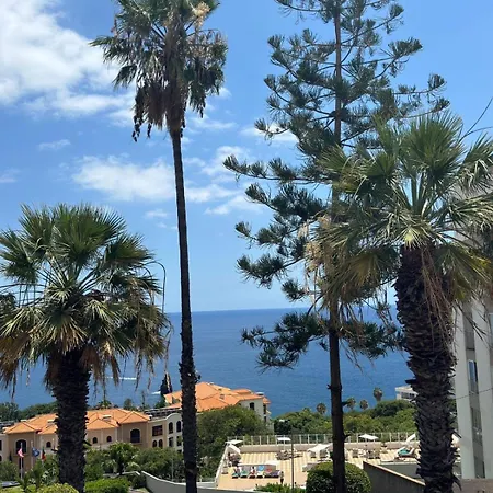 Over Sea 1 Apartment